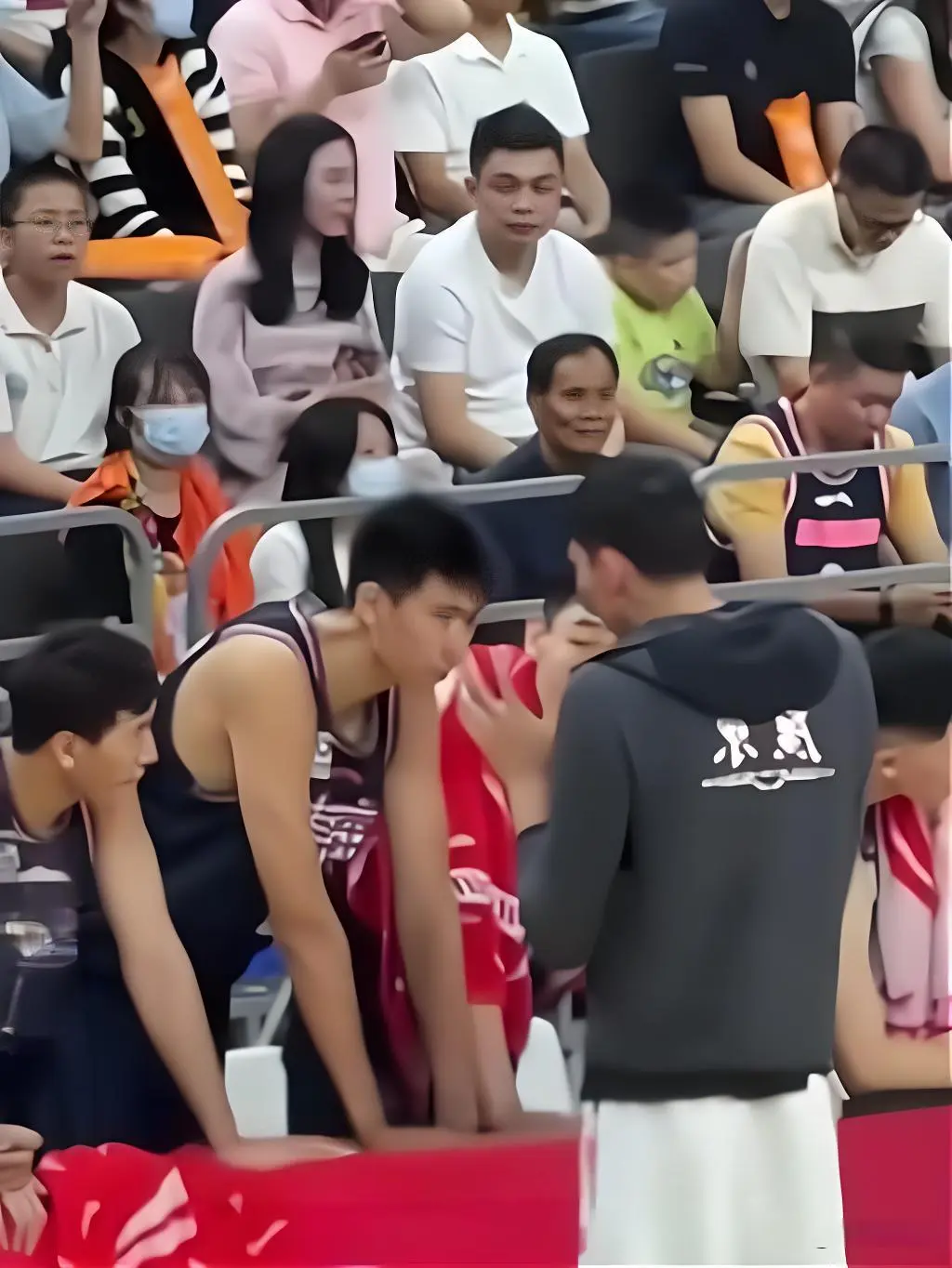 教练杜锋发