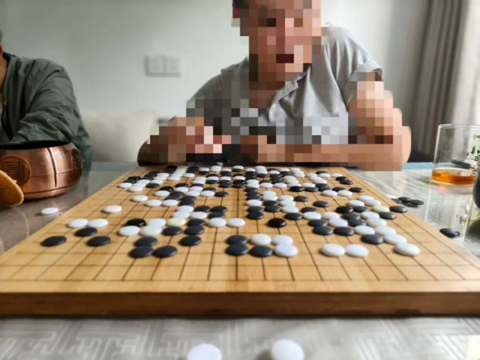 位挤, 双重考验