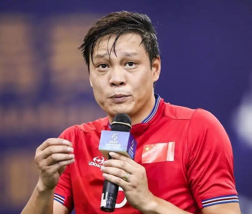 他没选择躺, 事业转型也, 场到家庭厨
